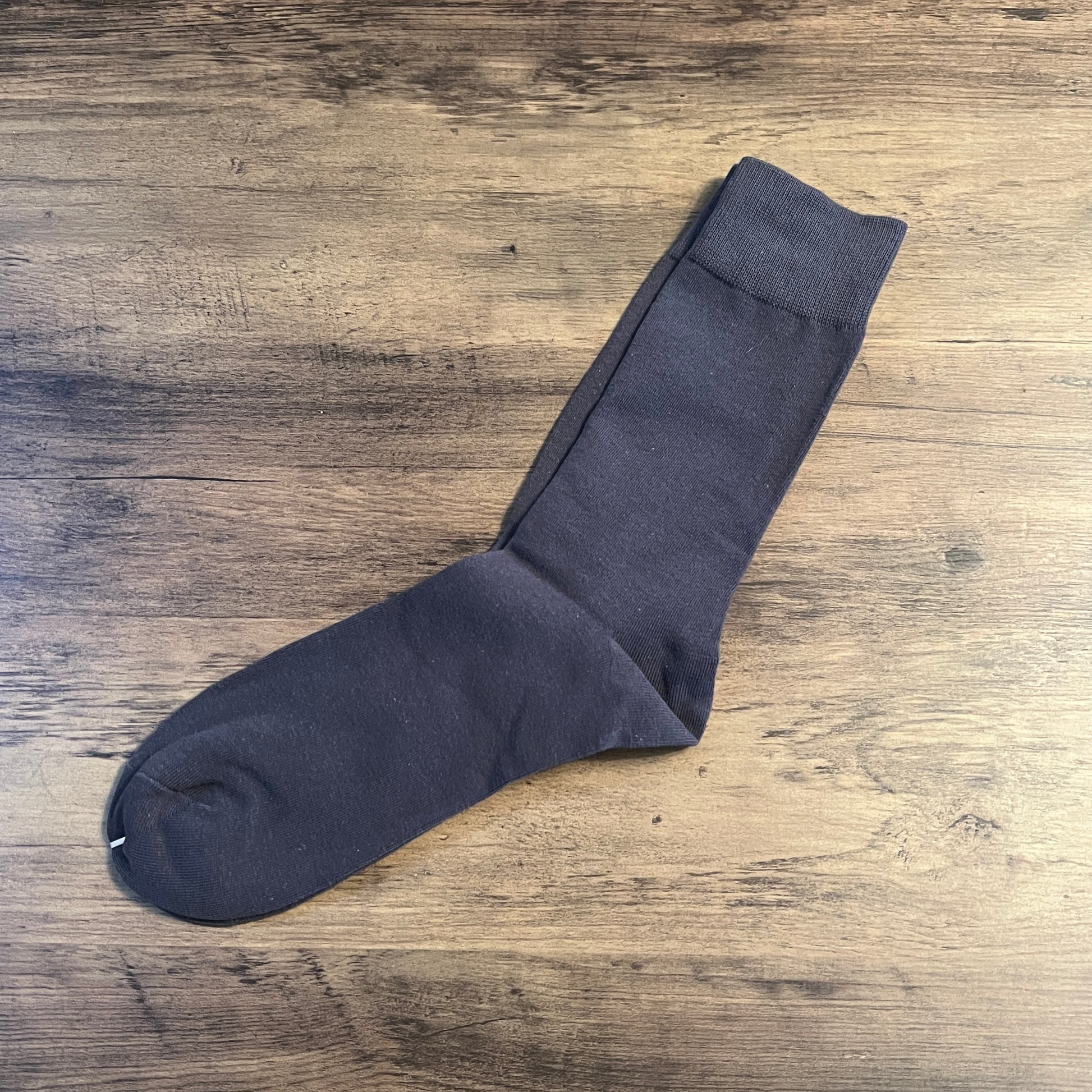 Tasker & Shaw | Luxury Menswear | Dark grey block colour luxury business socks
