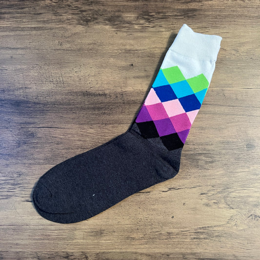 Tasker & Shaw | Luxury Menswear | White to dark grey diamonds socks