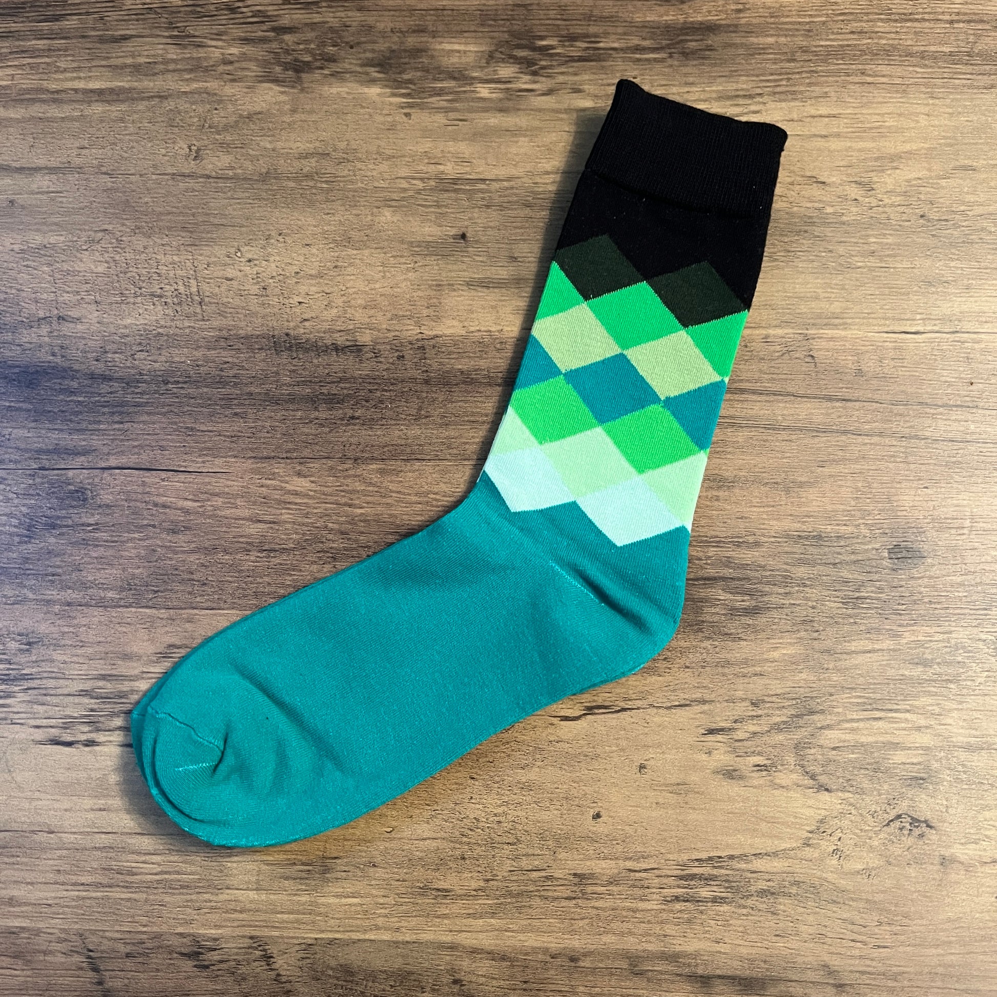 Tasker & Shaw | Luxury Menswear | Black to Teal Diamonds Socks