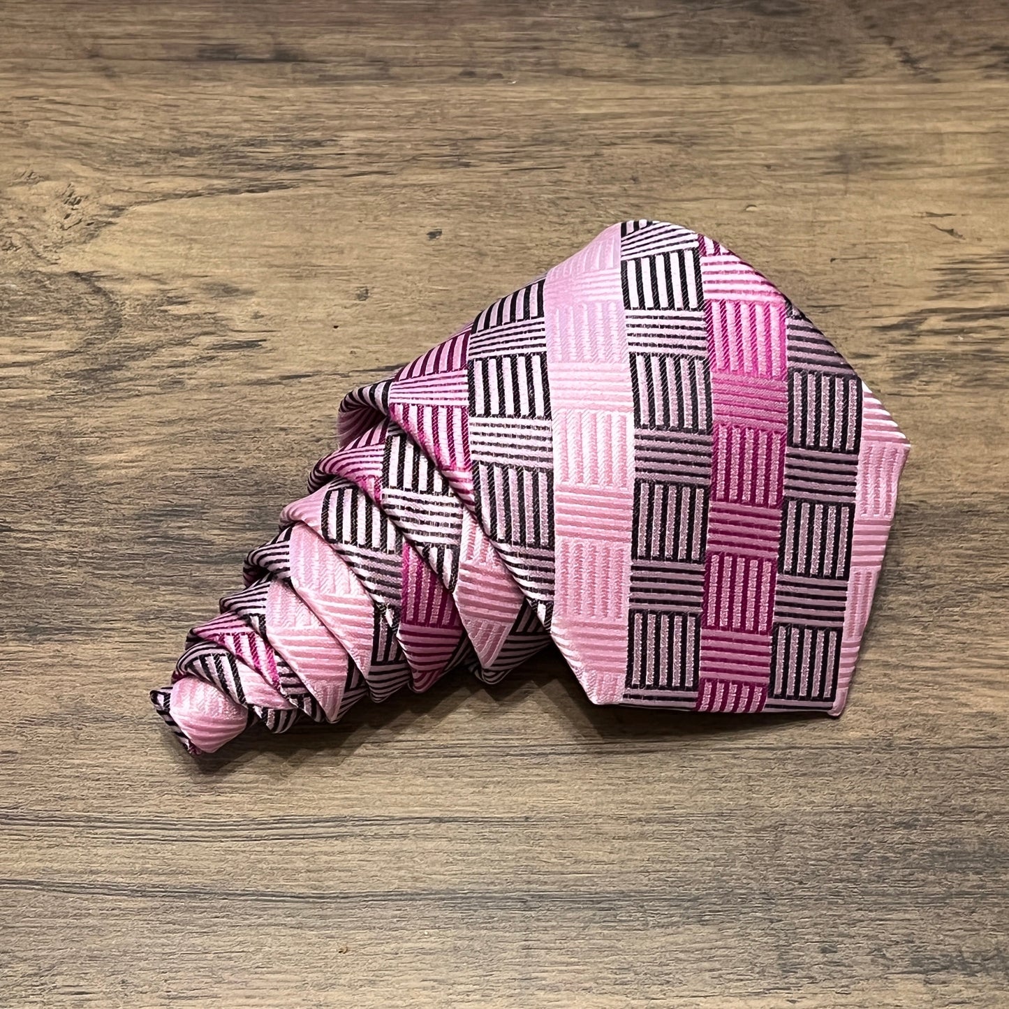 Tasker & Shaw | Luxury Menswear | Falconberg