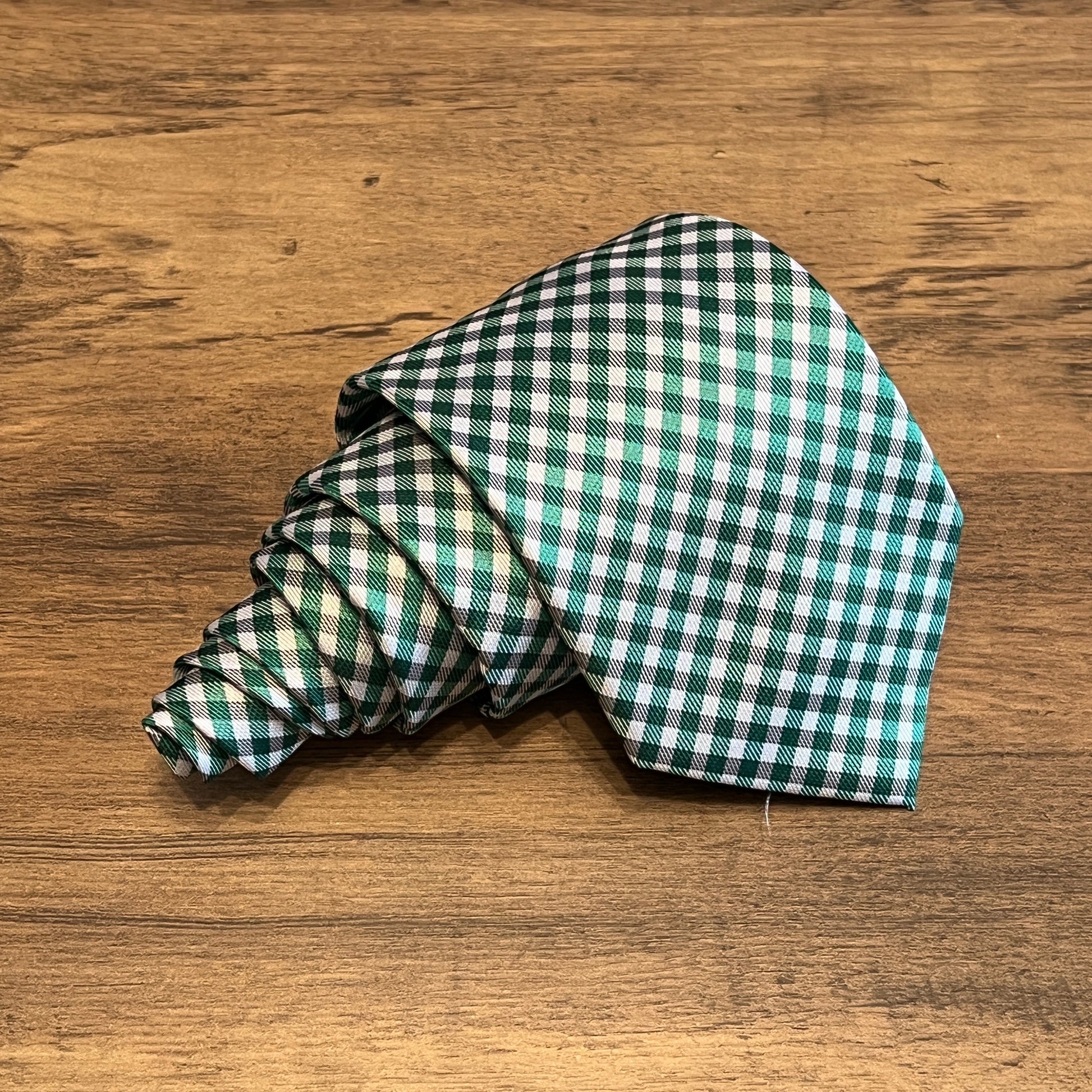 Tasker & Shaw | Luxury Menswear | Fareham (Green)