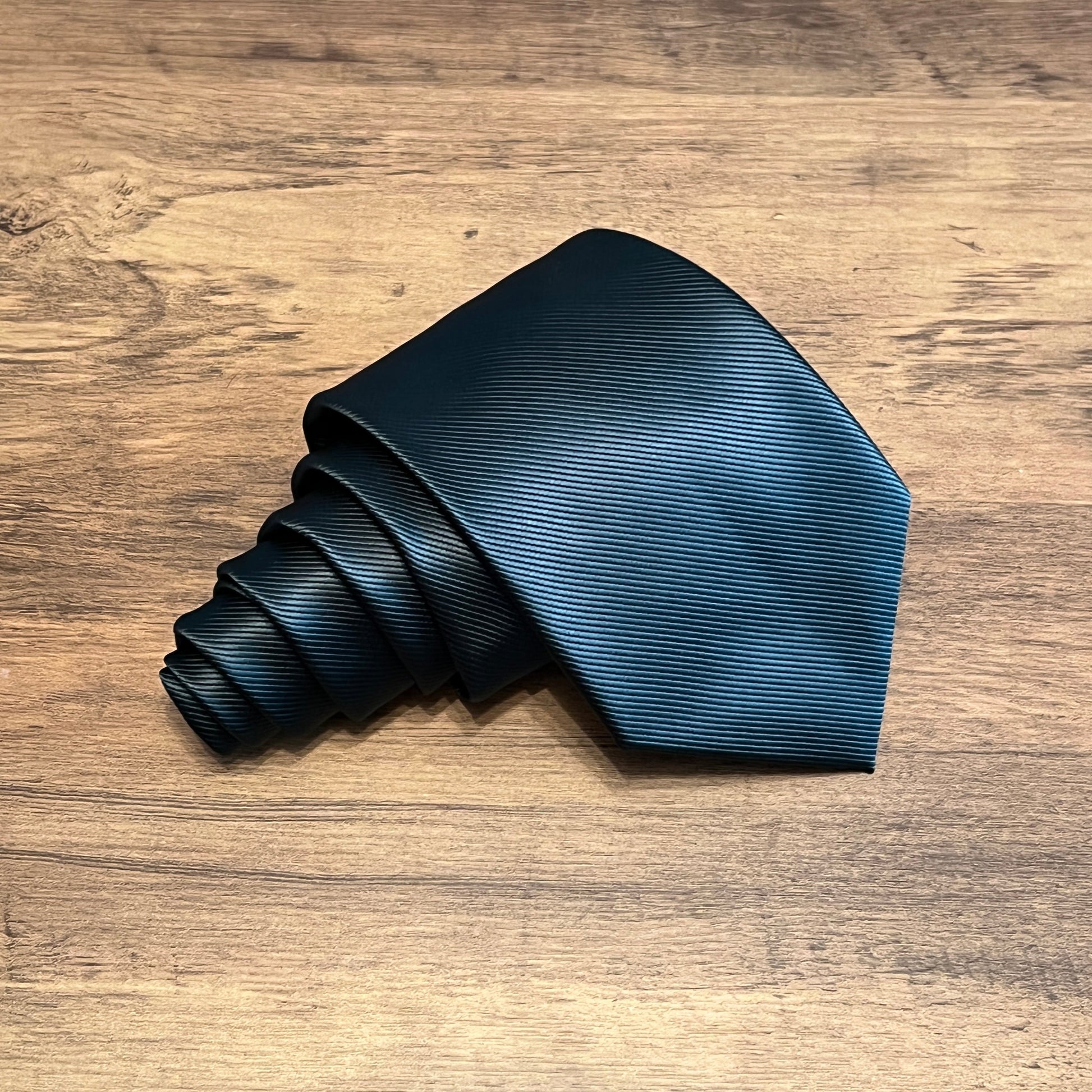 Tasker & Shaw | Luxury Menswear | Cumberland (Darkest Green)