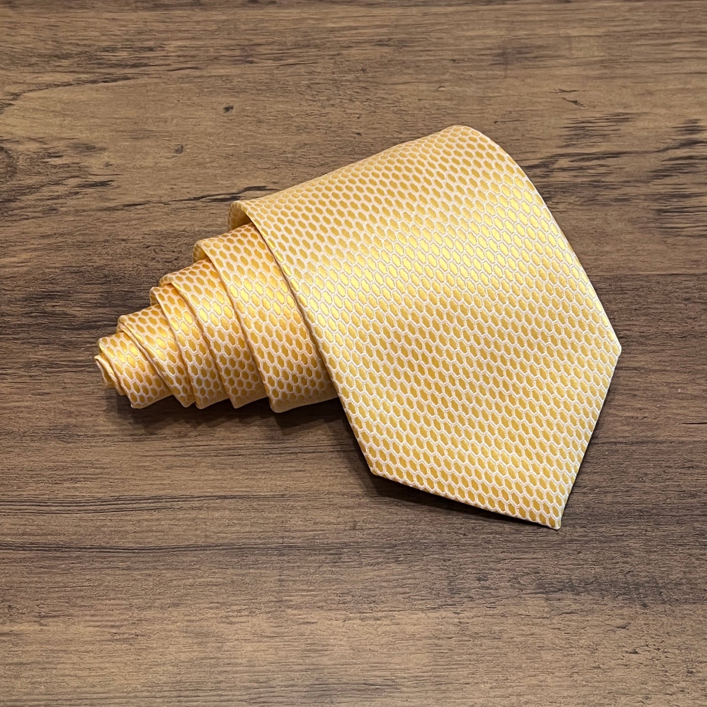 Tasker & Shaw | Luxury Menswear | Eton (Gold)