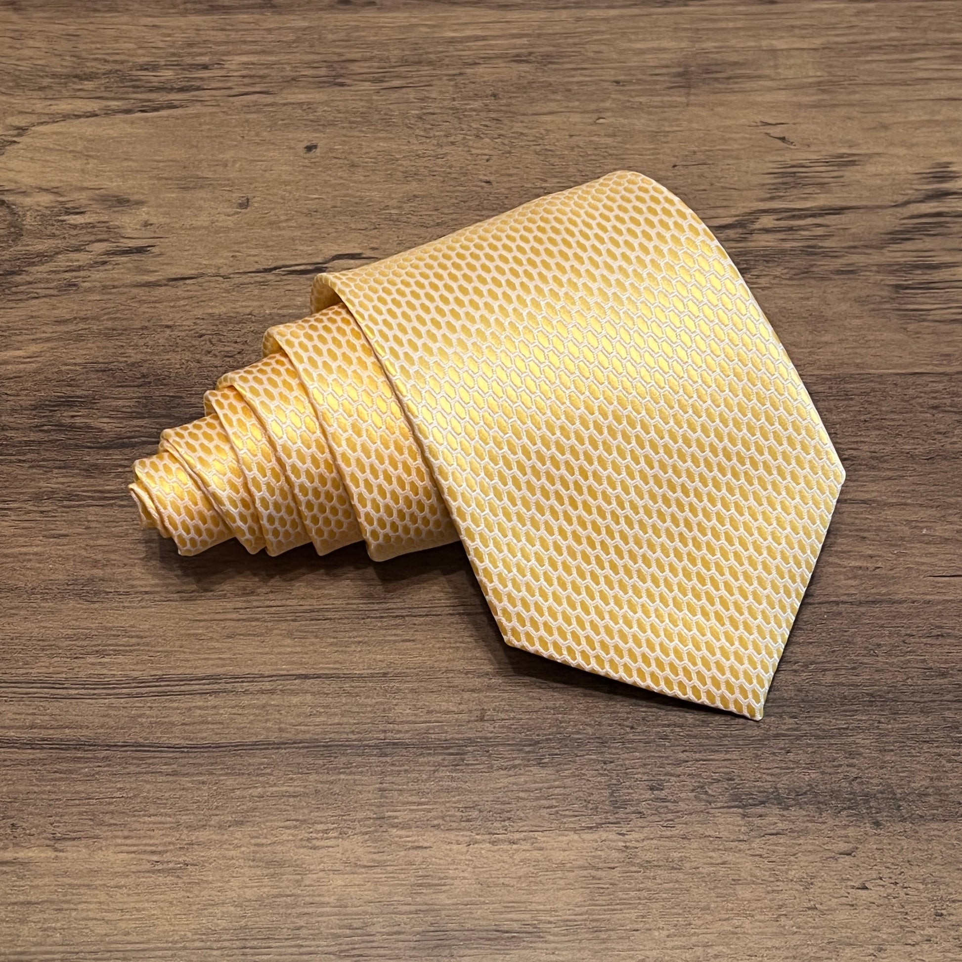 Tasker & Shaw | Luxury Menswear | Eton (Gold)