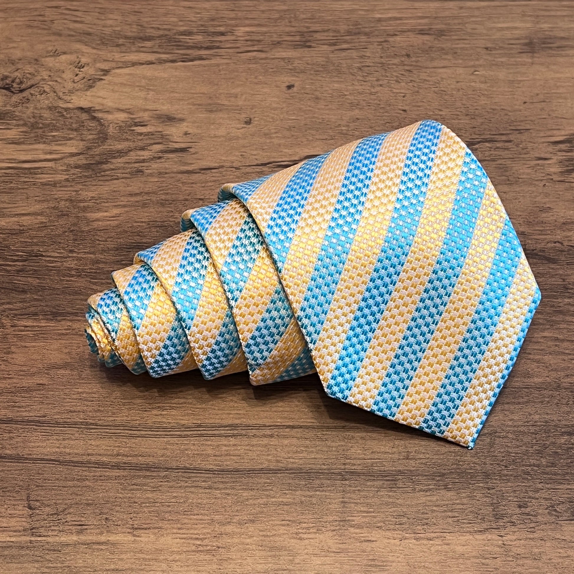 Tasker & Shaw | Luxury Menswear | Cardinal