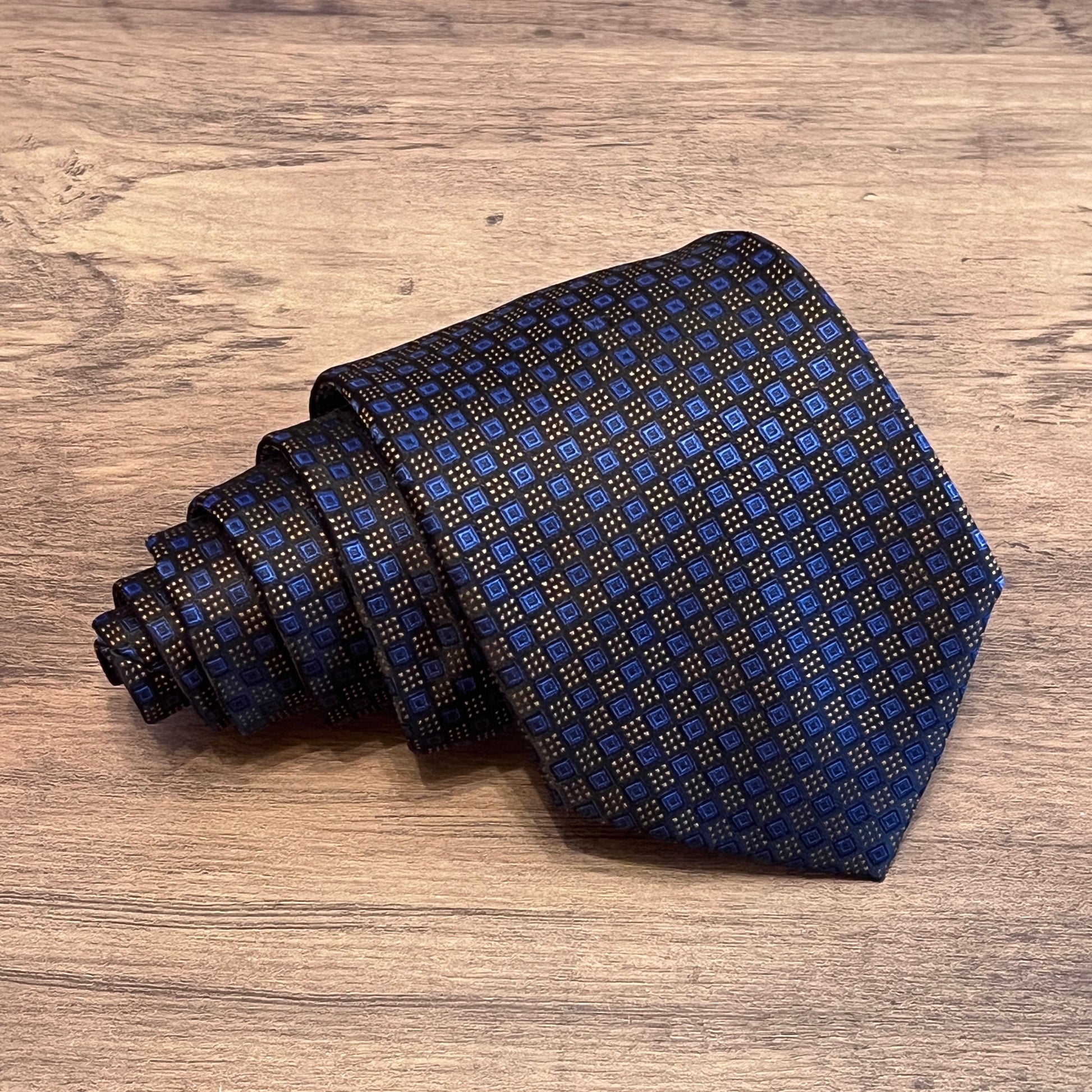 Tasker & Shaw | Luxury Menswear | Burne