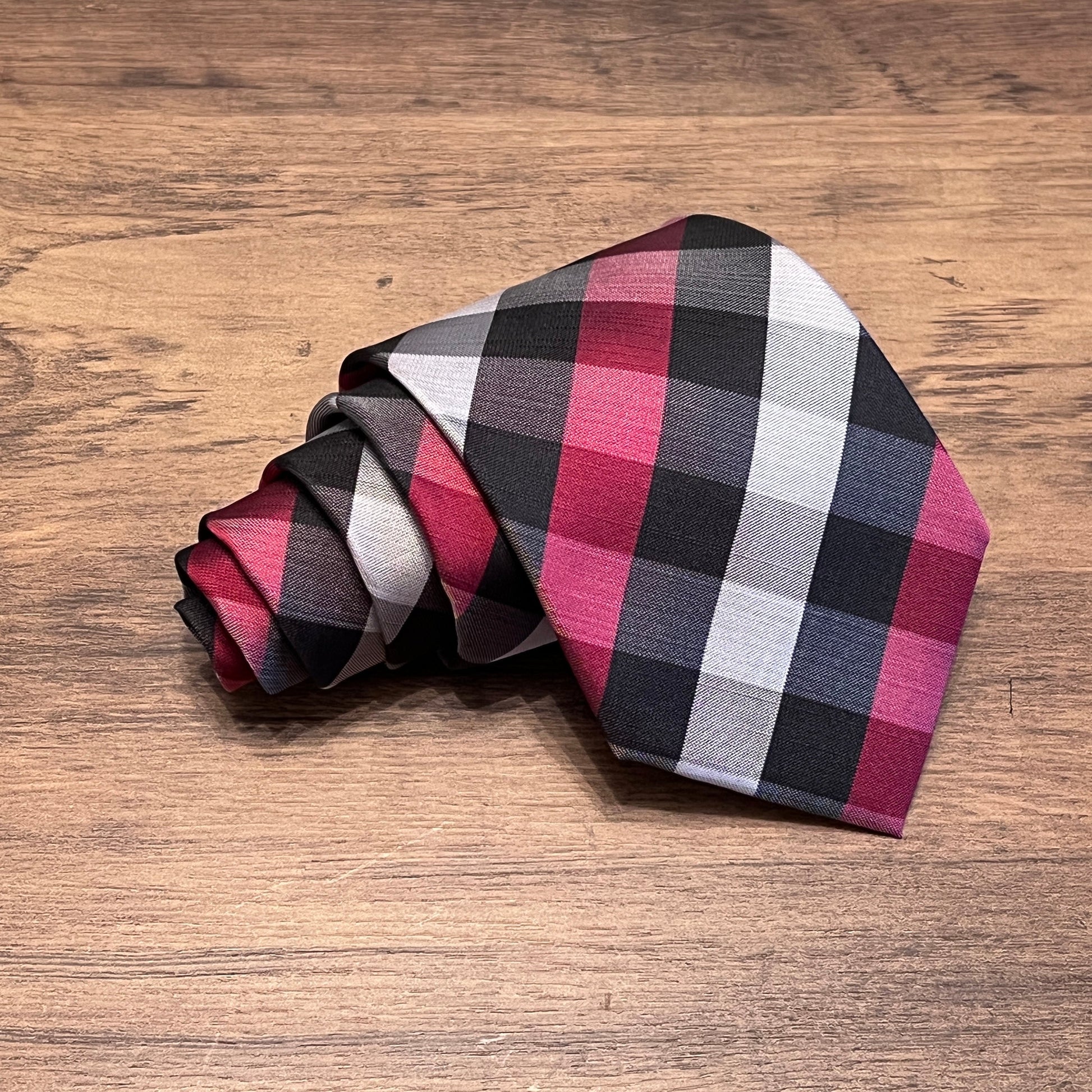 Tasker & Shaw | Luxury Menswear | Bledlow