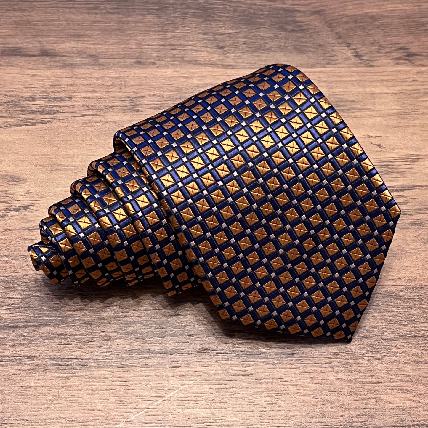 Tasker & Shaw | Luxury Menswear | Bear