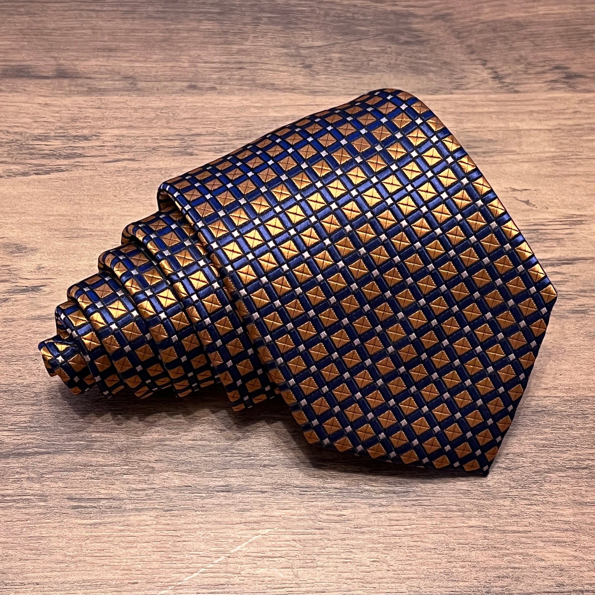 Tasker & Shaw | Luxury Menswear |  Bear