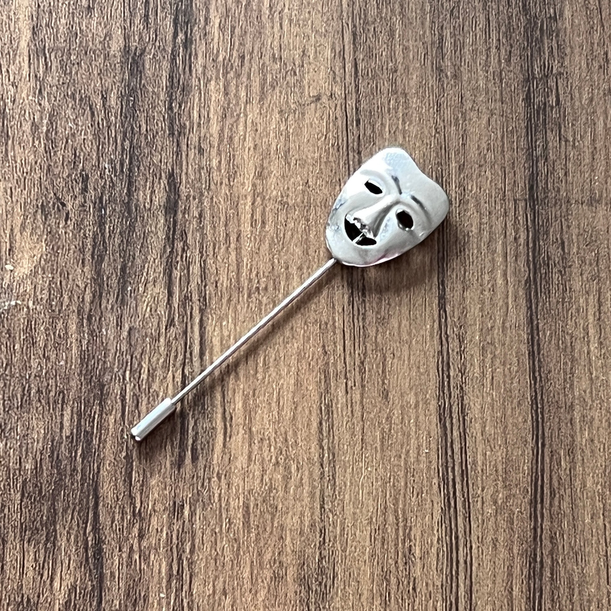 Tasker & Shaw | Luxury Menswear | Masquerade pin (Silver finish)