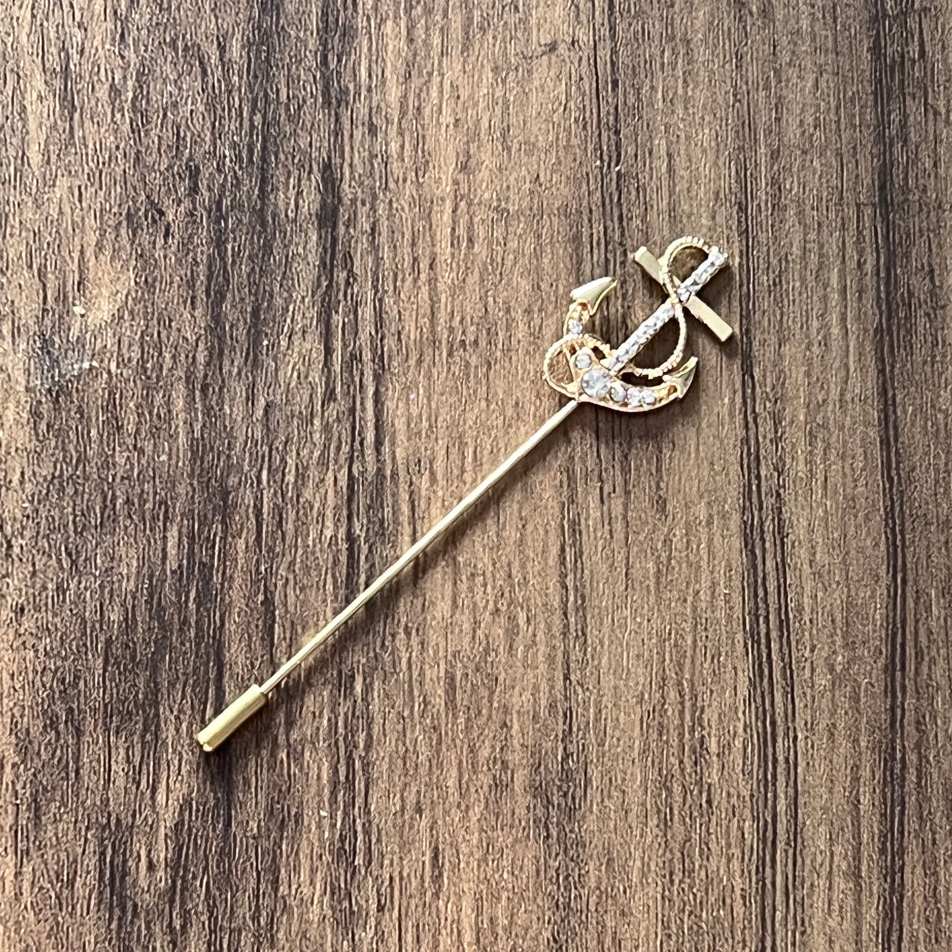 Tasker & Shaw | Luxury Menswear | Anchor & Rope Pin Gold Finish