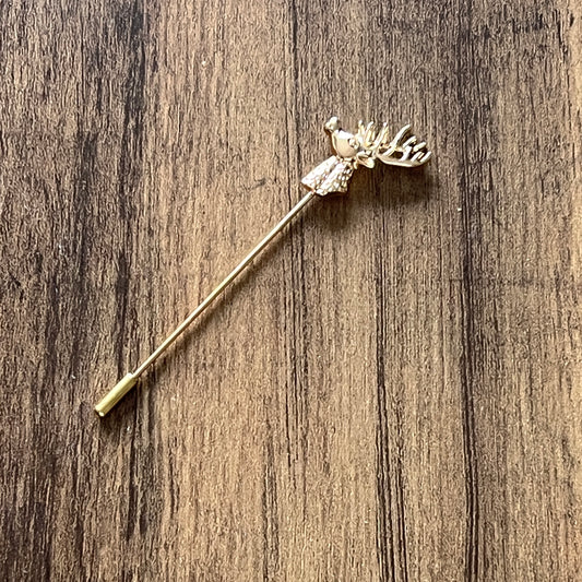 Tasker & Shaw | Luxury Menswear | Stag's head profile pin (Gold finish)