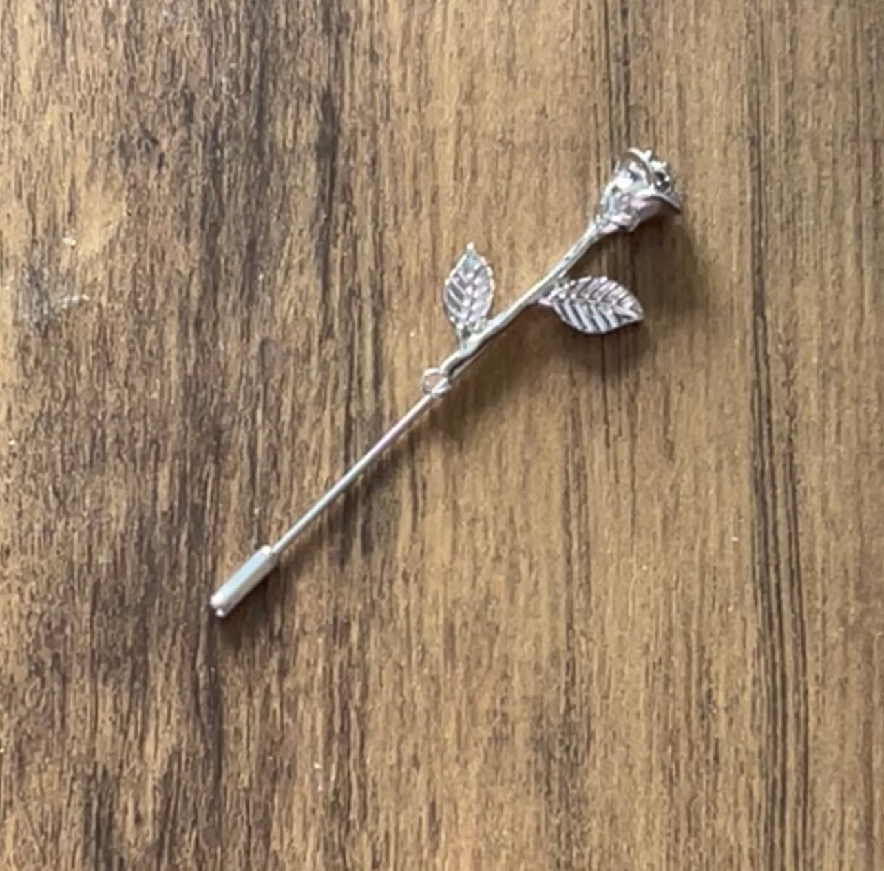 Tasker & Shaw | Luxury Menswear | Long stem rose pin (Silver finish)