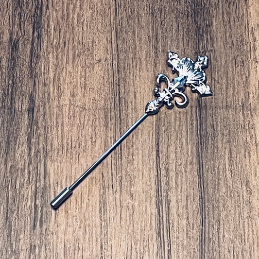 Tasker & Shaw | Luxury Menswear | Silver fleur de lis lapel pin