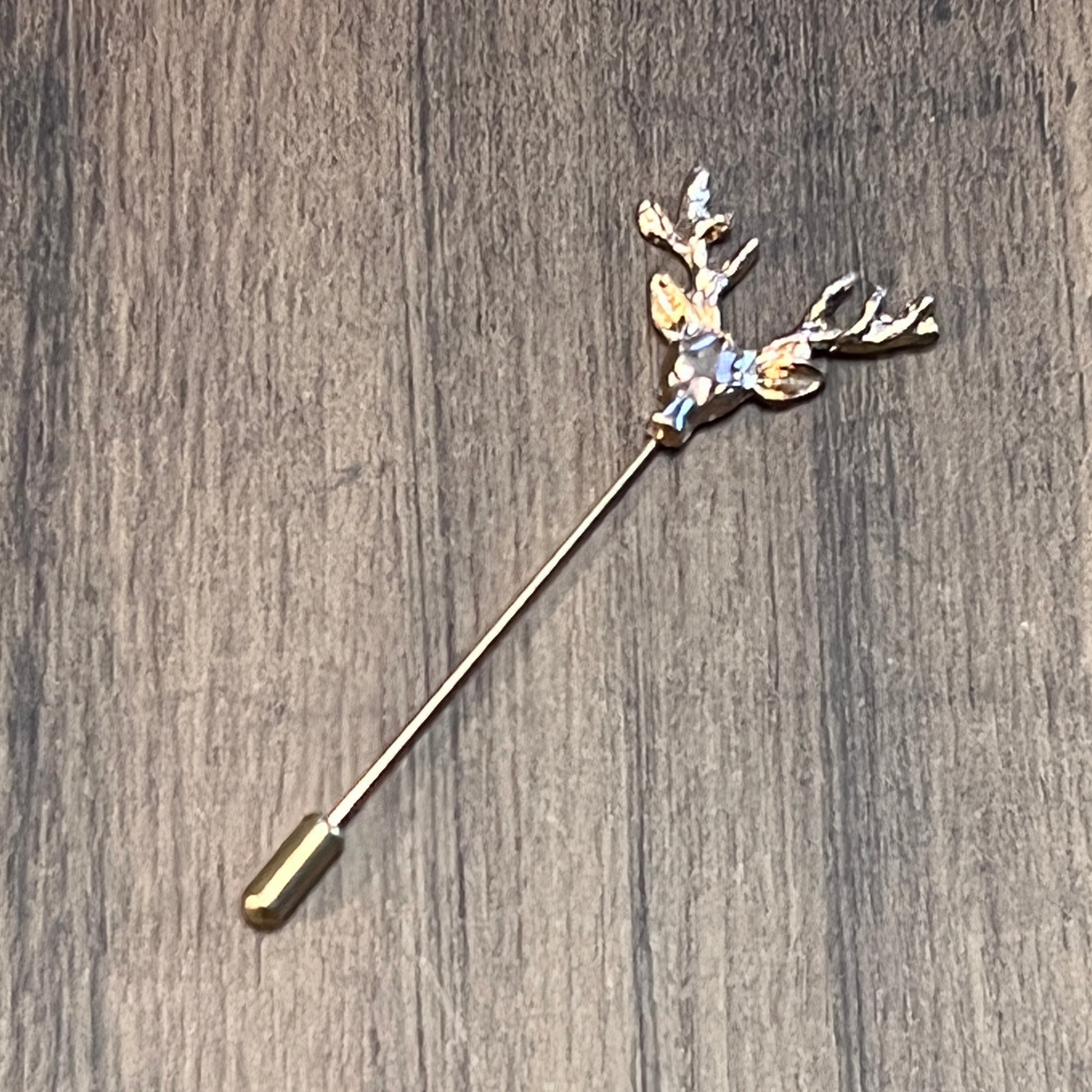 Tasker & Shaw | Luxury Menswear | Golden stag head lapel pin