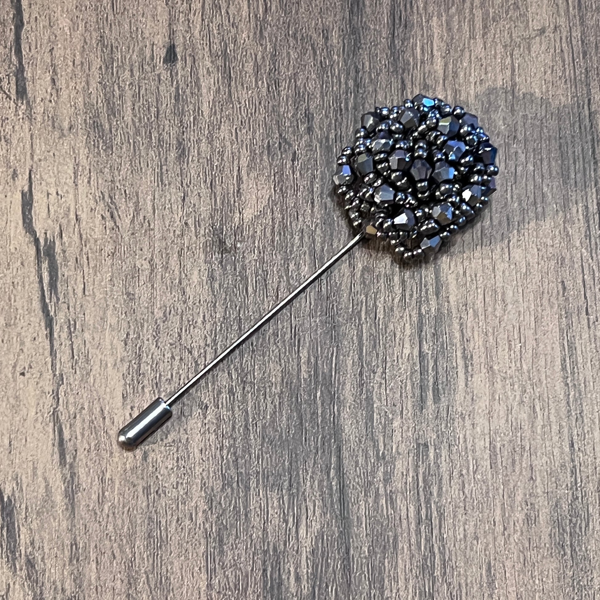 Tasker & Shaw | Luxury Menswear | Grey geometric pattern lapel pin