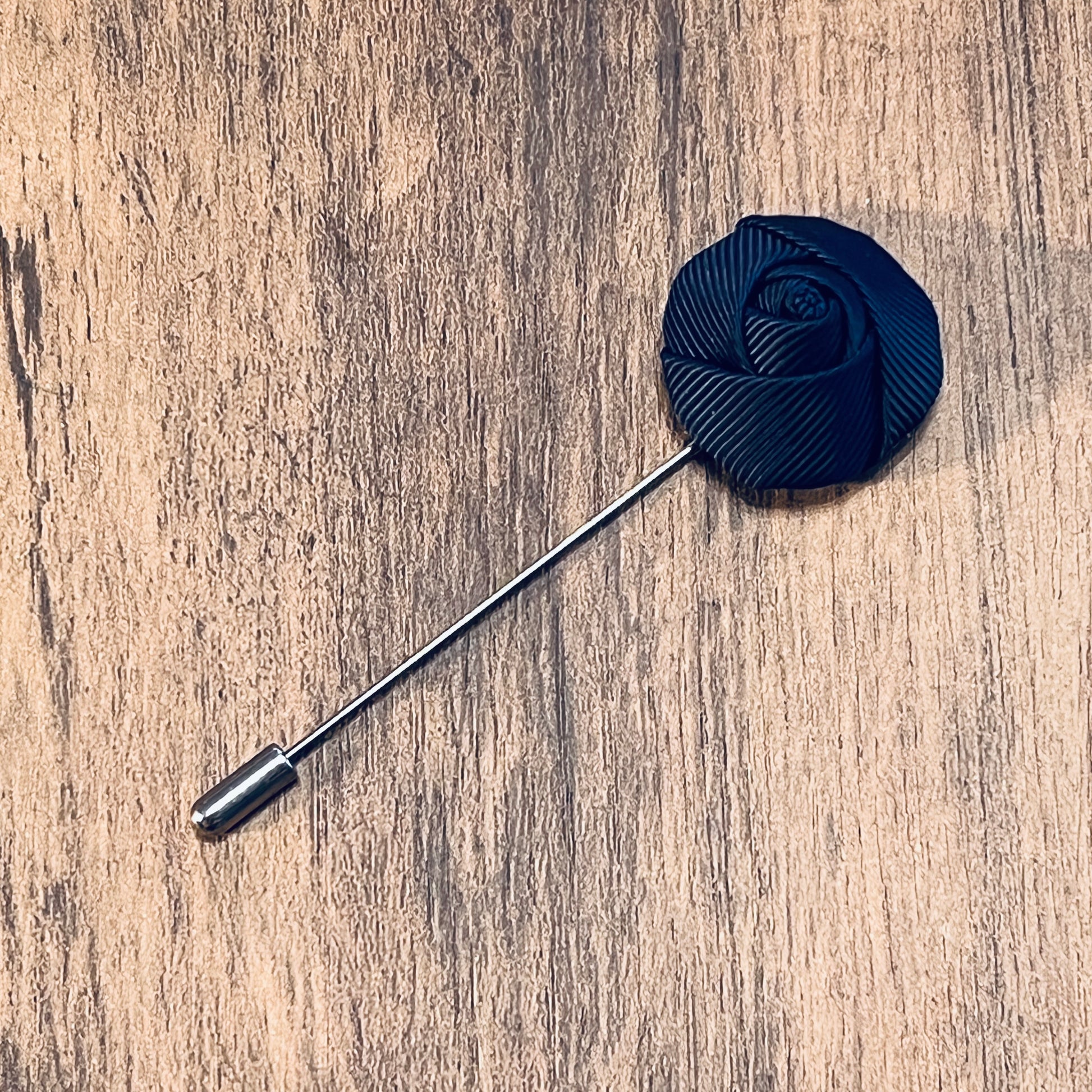 Tasker & Shaw | Luxury Menswear | Navy textured rosebud boutonniere