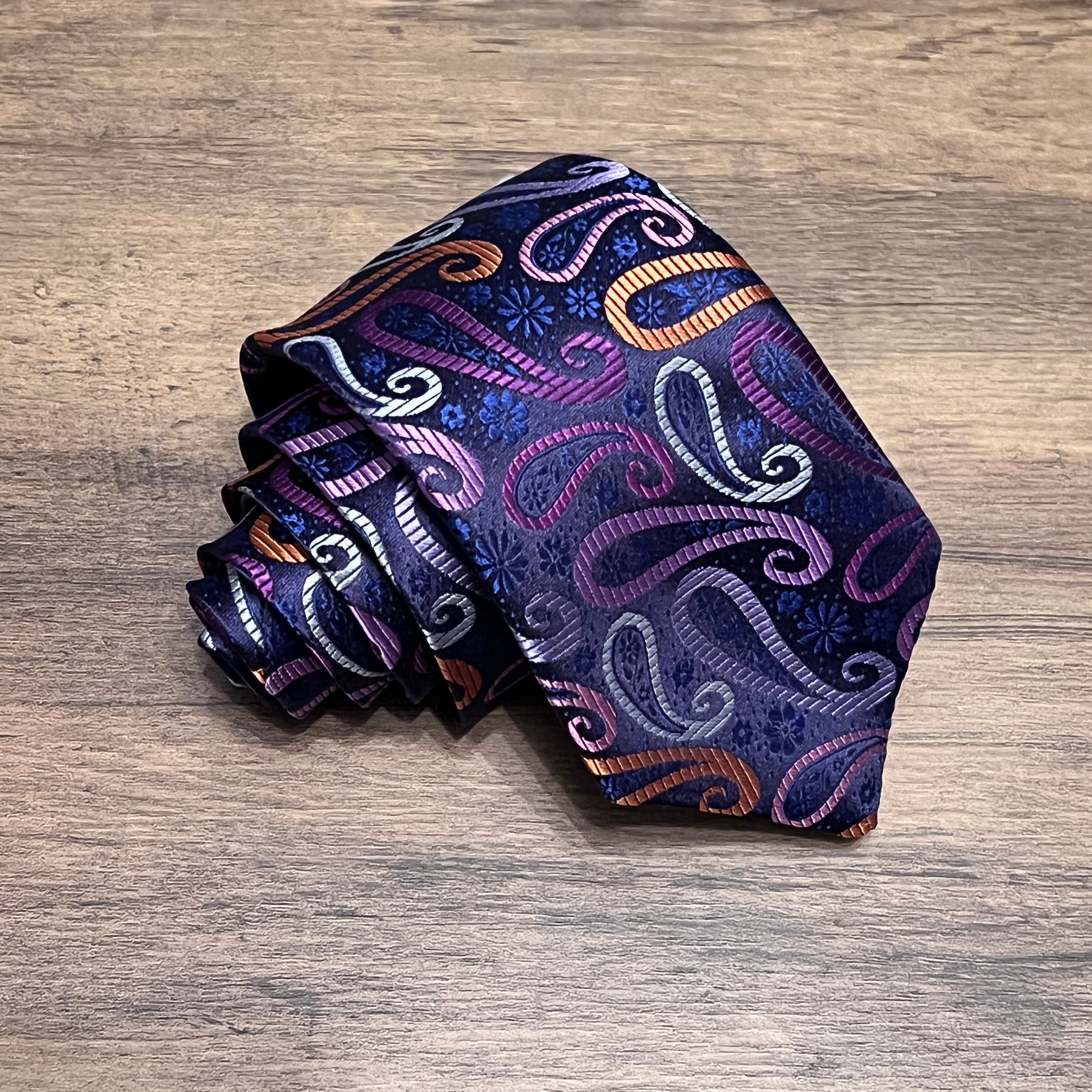 Tasker & Shaw | Luxury Menswear | Limited Edition Navy Teardrop Paisley silk tie