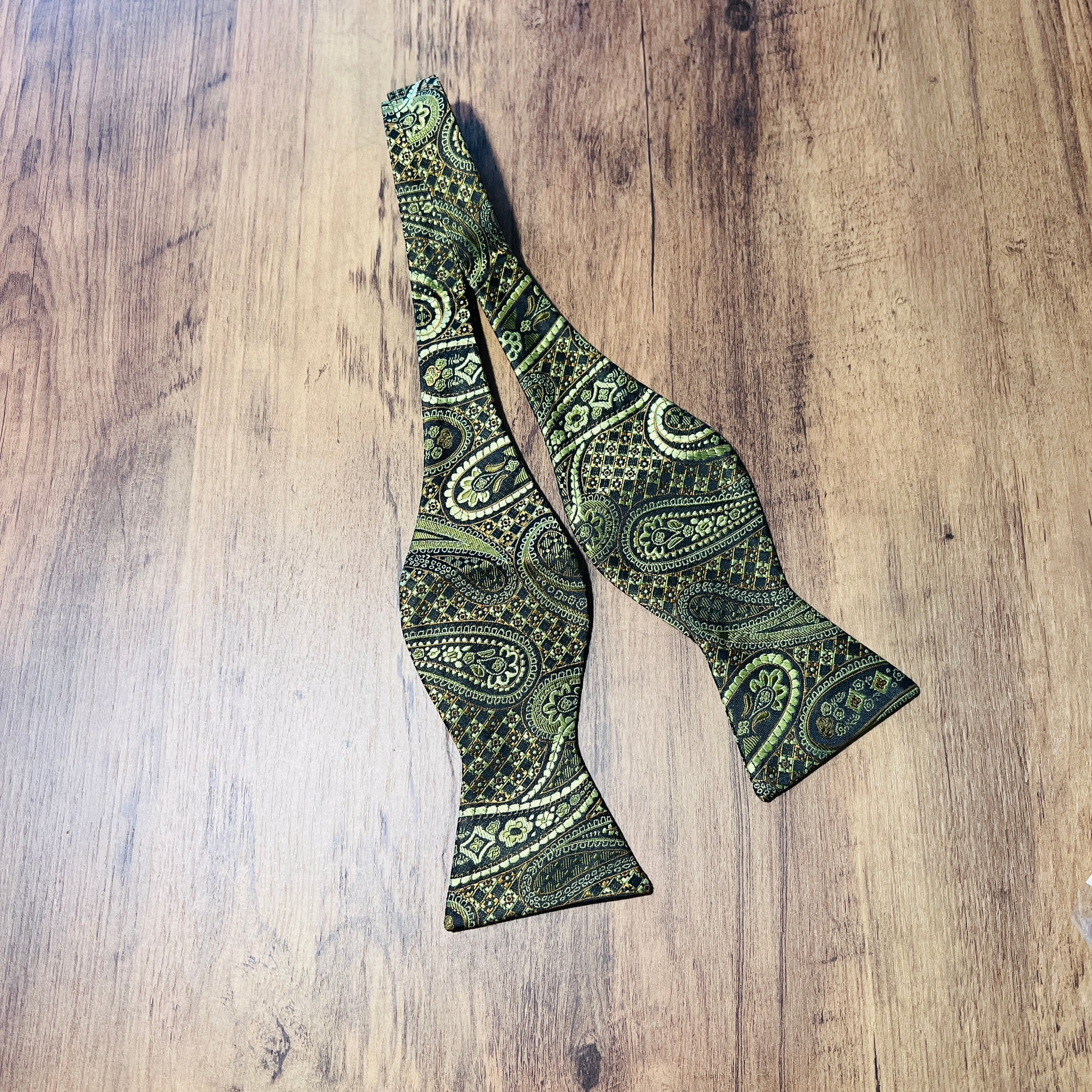 Tasker & Shaw | Luxury Menswear | Willow Bow tie