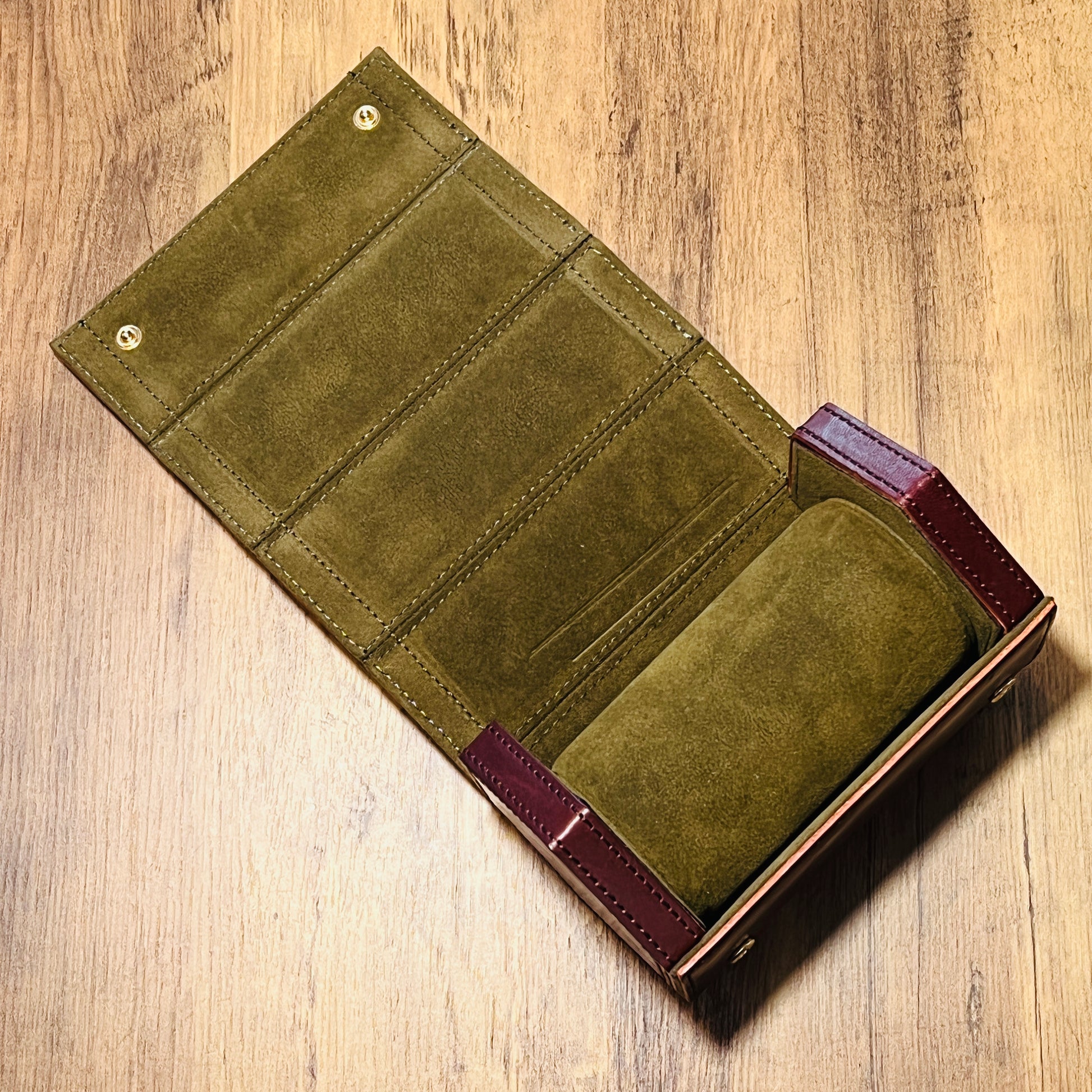 Tasker & Shaw | Luxury Menswear | Hexagonal Leather, 2 Watch Roll, Bordo