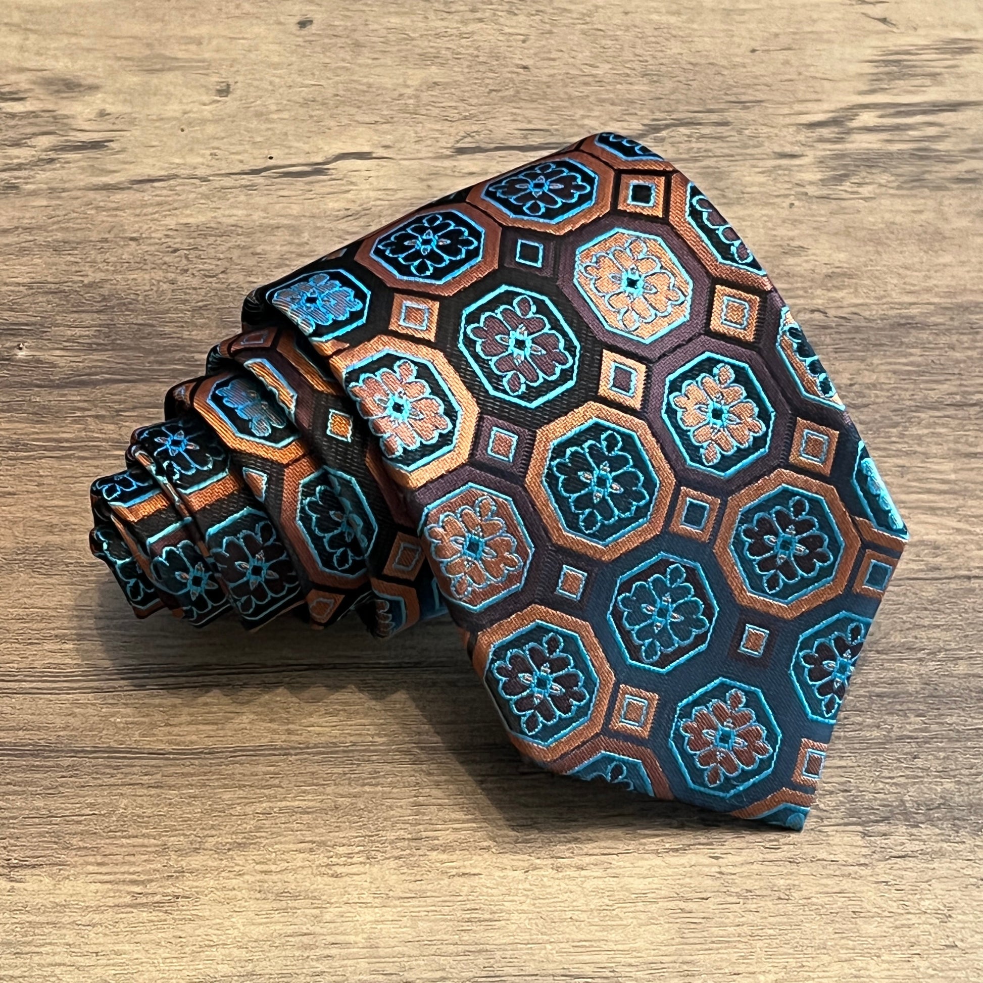 Tasker & Shaw | Luxury Menswear | Globe