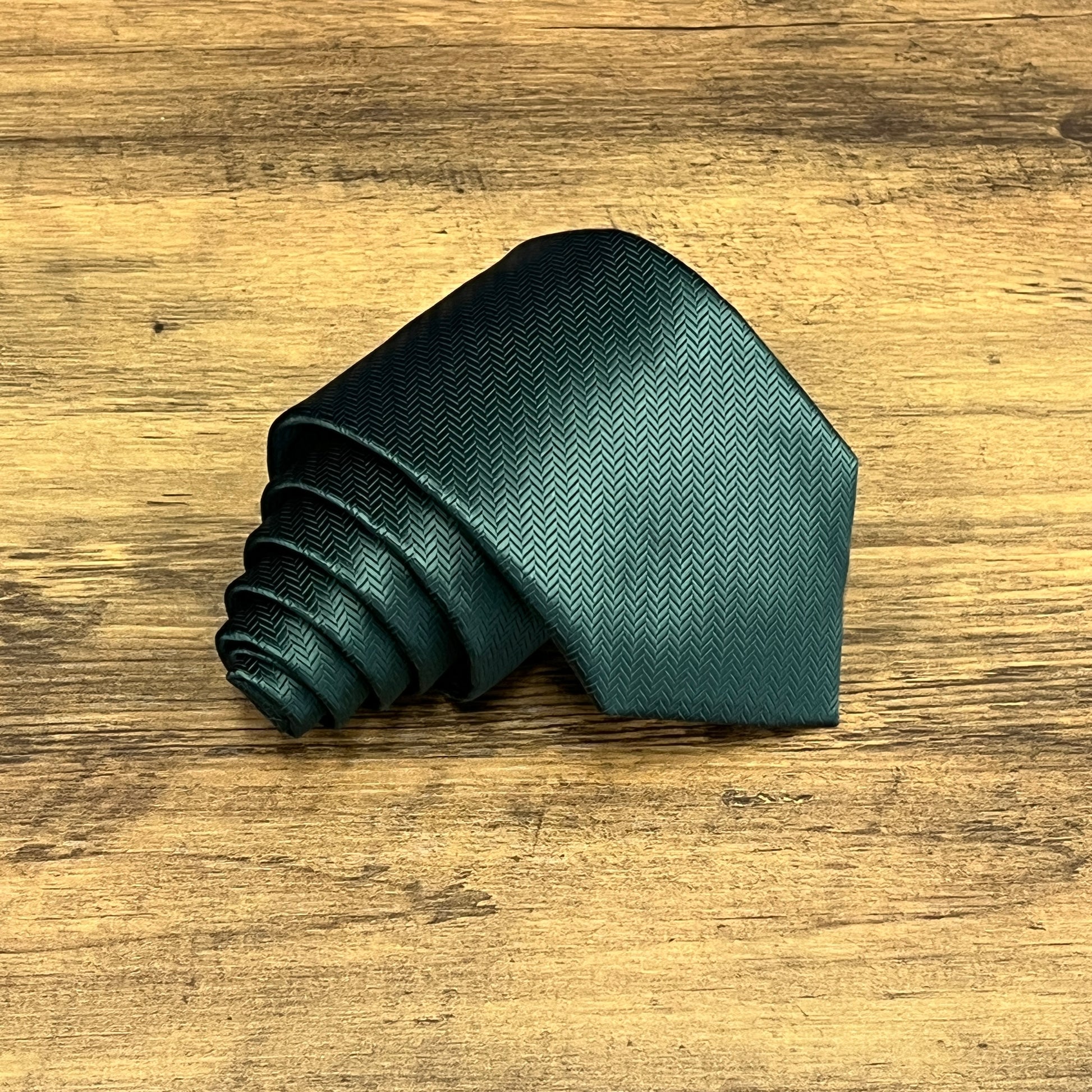 Tasker & Shaw | Luxury Menswear | Abbot Green