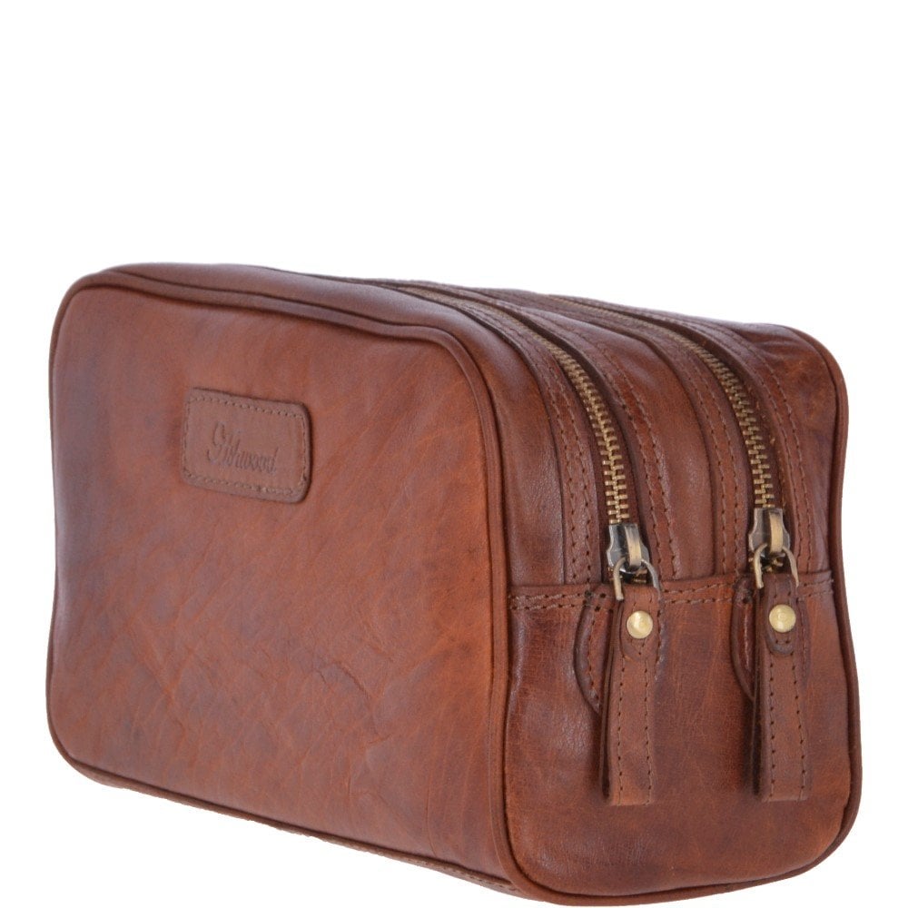 Tasker & Shaw | Luxury Menswear | Twin zip leather washbag