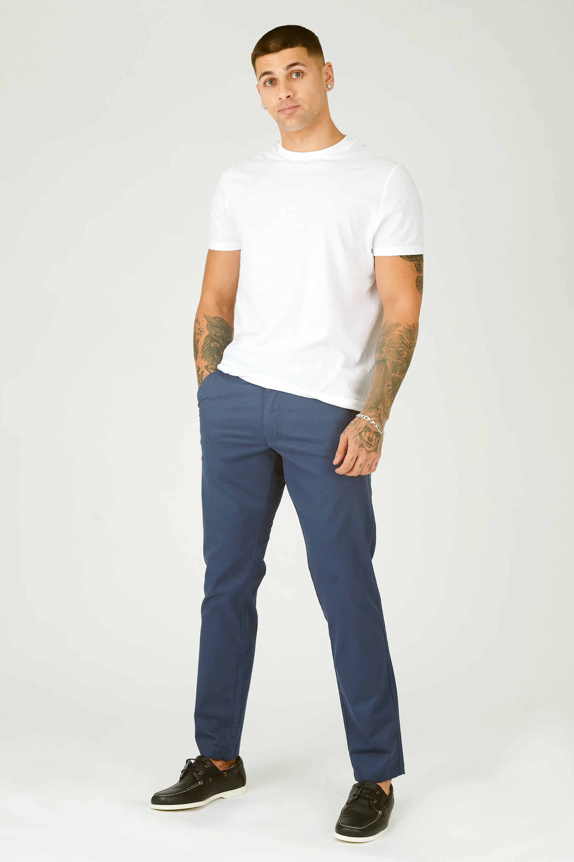 Tasker & Shaw | Luxury Menswear | Navy Slim fit stretch chinos