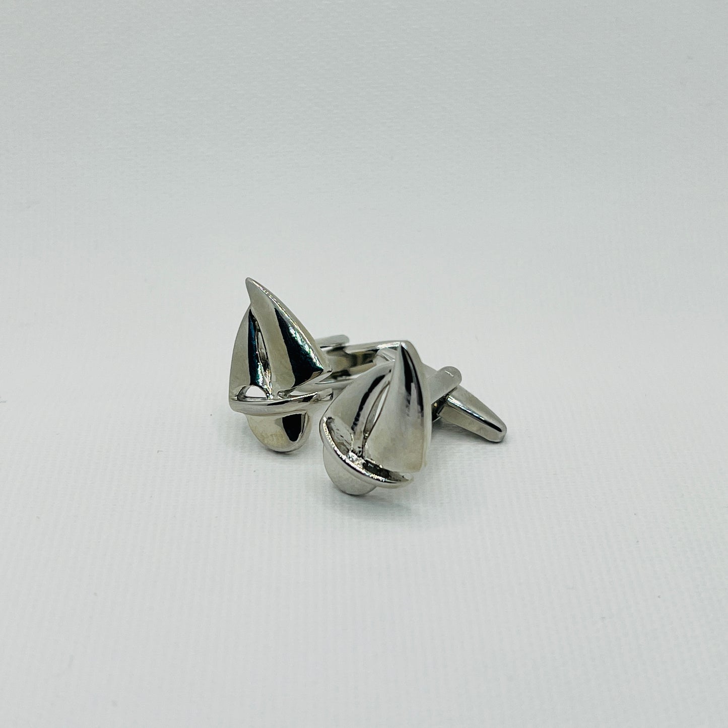 Tasker & Shaw | Luxury Menswear | Silver small sailboat cufflinks