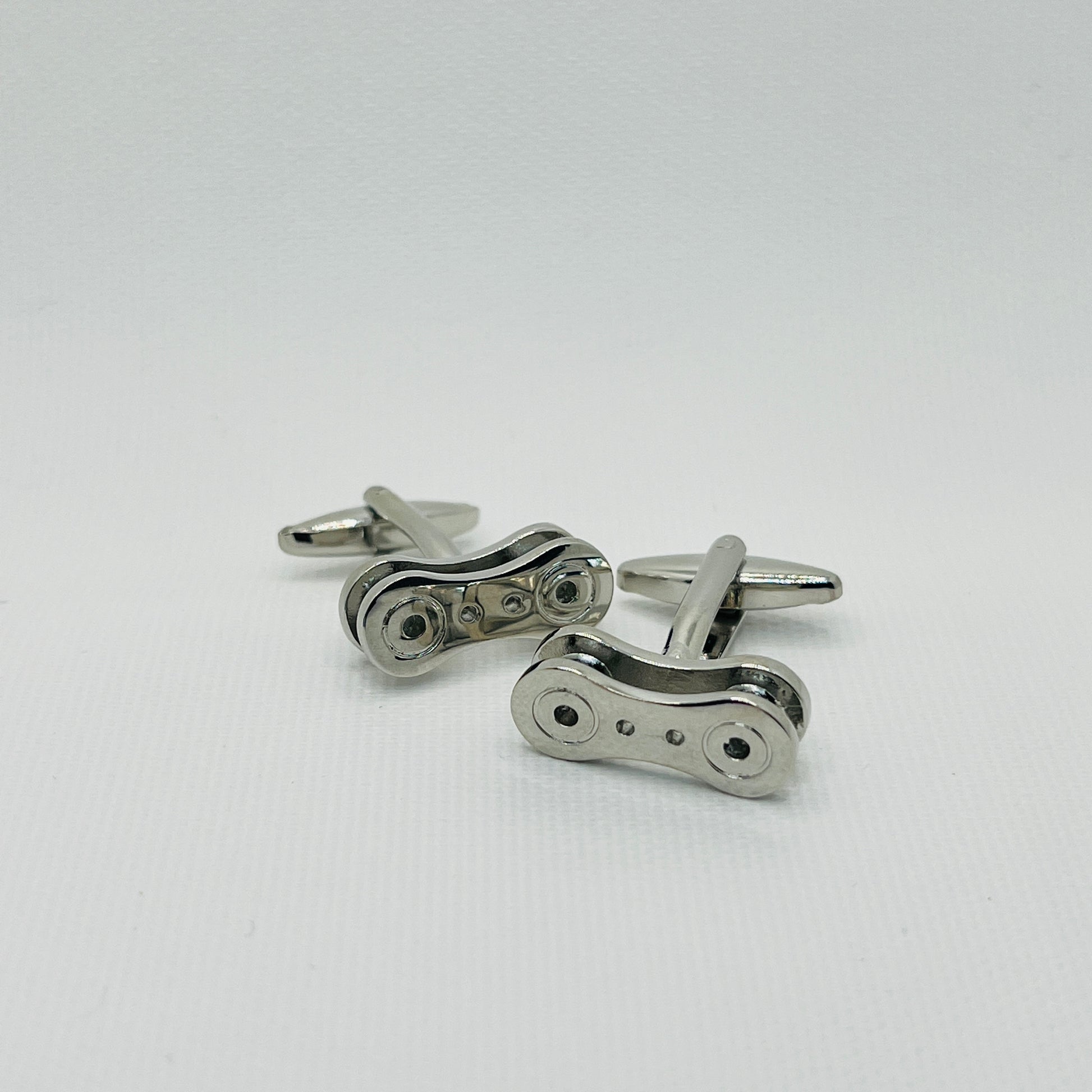Tasker & Shaw | Luxury Menswear | Silver bike chain link cufflinks